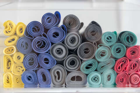 Theraband: Bänder in verschiedenen Farben